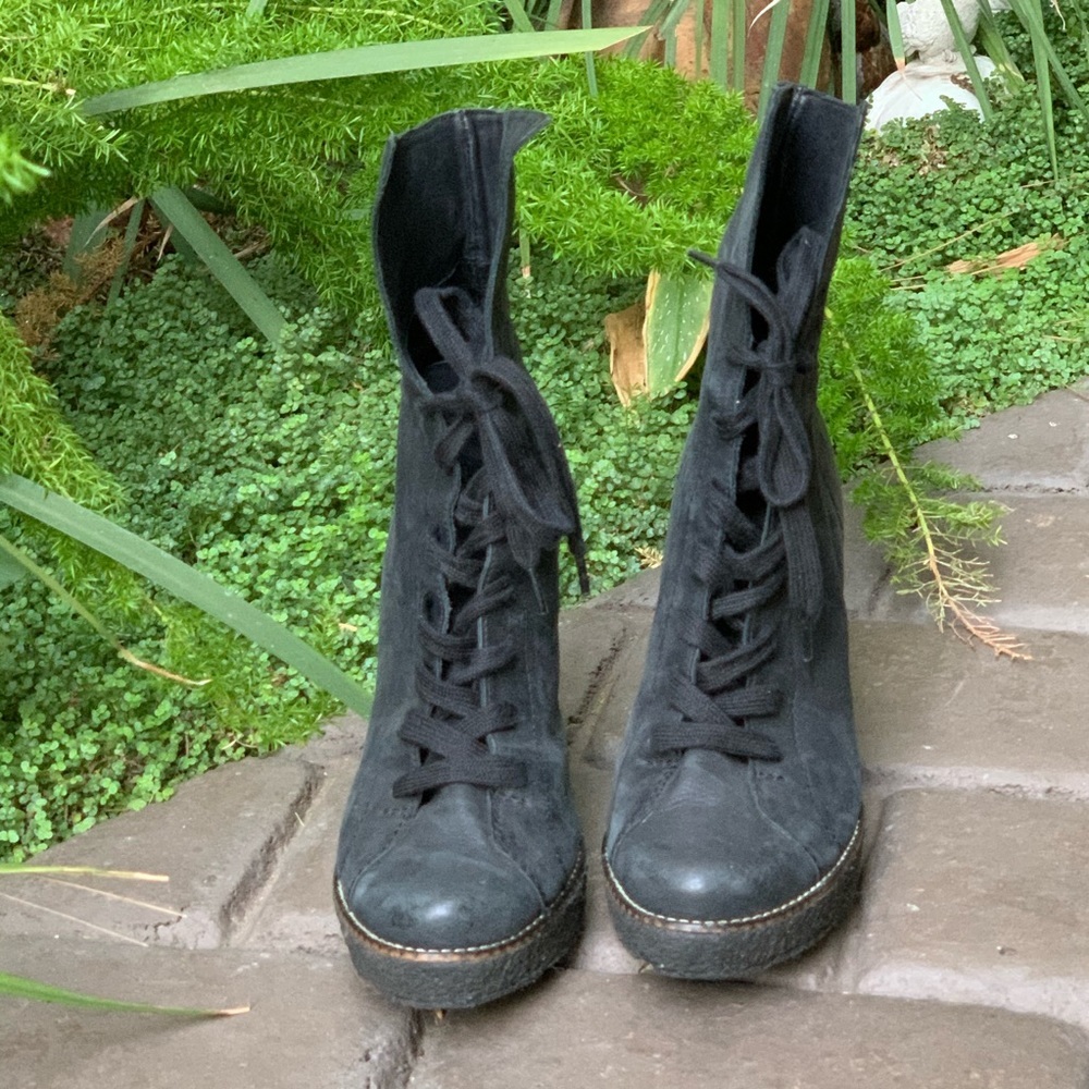 PACO GIL Distressed Black Leather Rubber Sole Boot